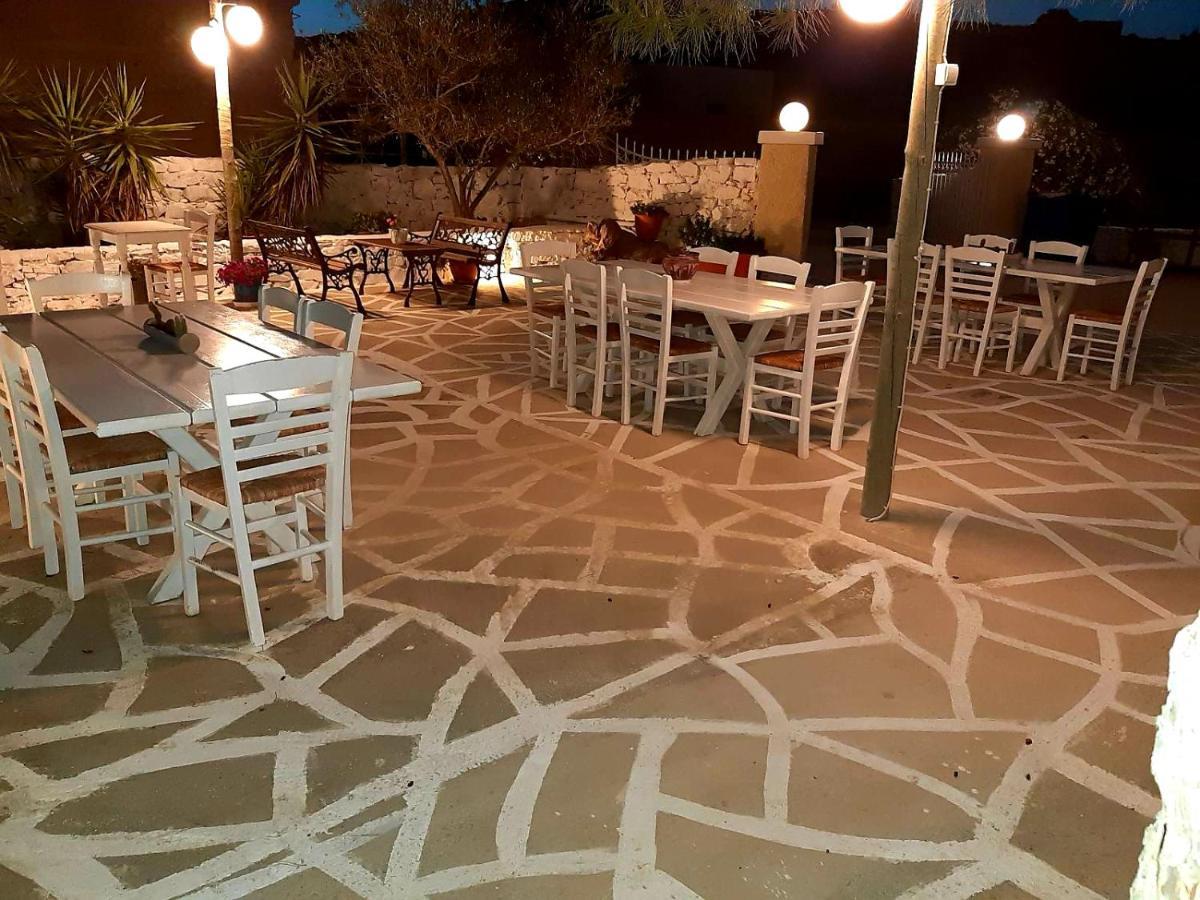 Agnadema Luxury Residences Schoinoussa Exterior foto